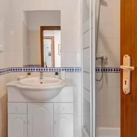 Perogil Pool تافيرا